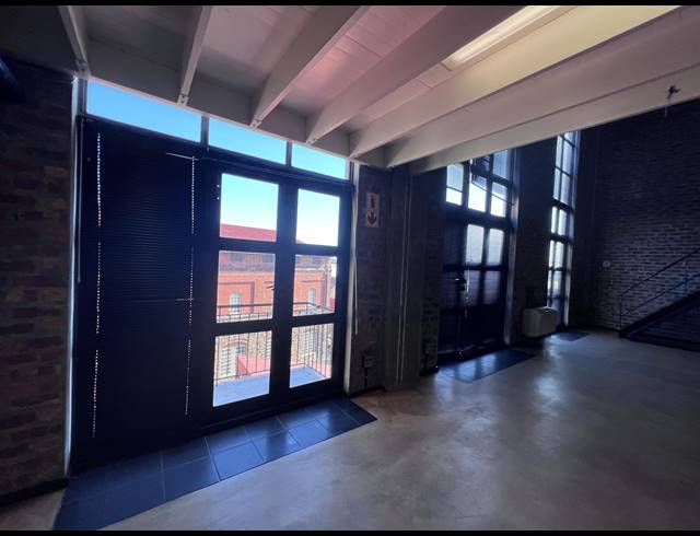 230M² OFFICE TO LET IN WOODSTOCK